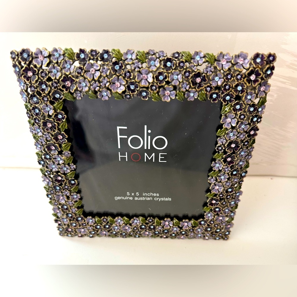 NWT NIB Stunning FOLIO HOME Austrian Crystals Flowers Easel PHOTO Frame 5” X 5”